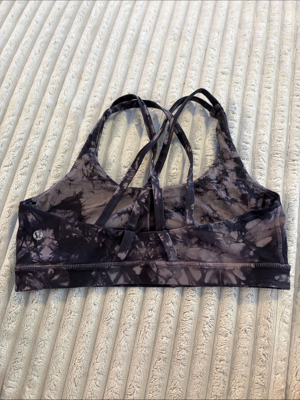 Barely worn!! lululemon athletica Black and Gray Tie-Dye Strappy Sports Bra